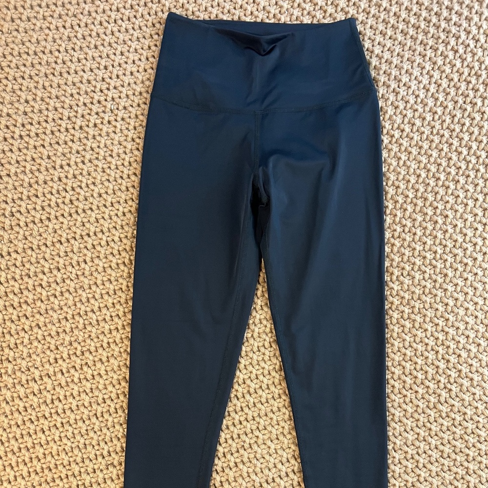 Beyond Yoga Women's Powerbeyond Stride Midi Black leggings Size Small
